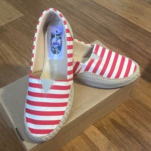 Sailor style, nice and comfortable women shoes, size 7, brand new. Very casual.